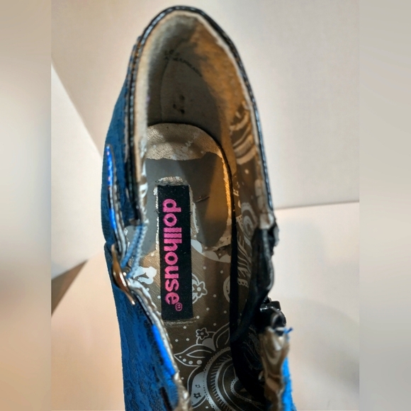 Beautiful Blue and Black Dollhouse Stilletos Size 6.5 - Picture 2 of 11